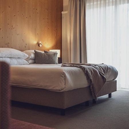 דאבוס Hotel Waldhuus מראה חיצוני תמונה